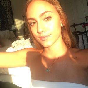 Meet your Posher, Francisca